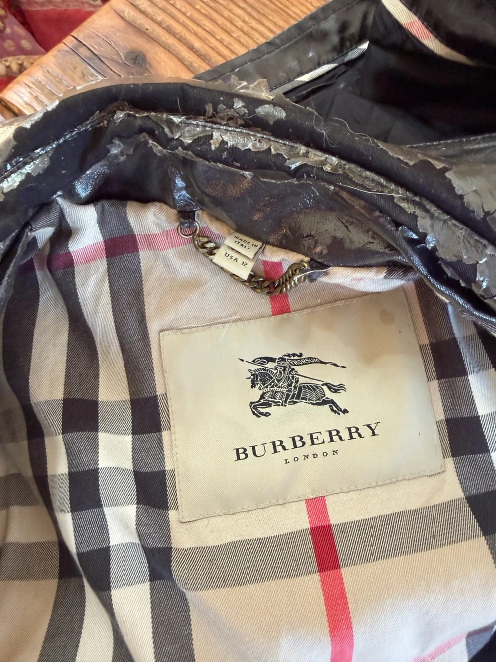 BURBERRY VINTAGE PATENT LEATHER TRENCHCOAT - Picture 8 of 14